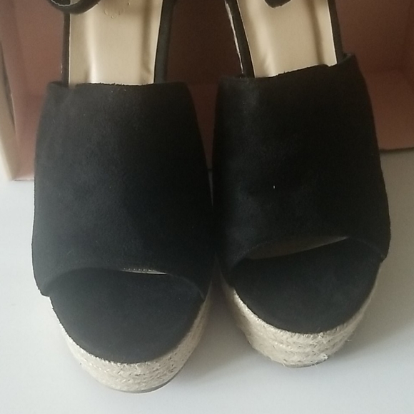 👉🏾SOLD💥 Wedges - Picture 6 of 7